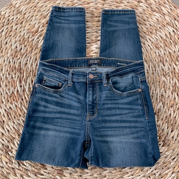 Judy Blue Angie Relaxed Fit Straight Leg Jean - Picture 3 of 16